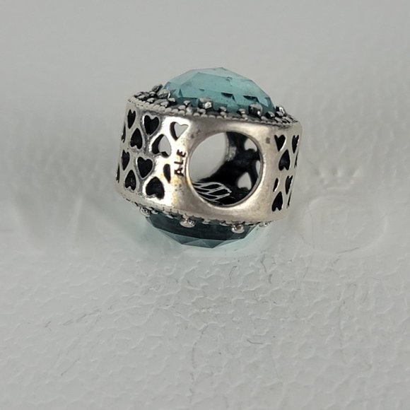 Pandora Glacier Blue Radiant Hearts Charm 791725NGL - Picture 8 of 9